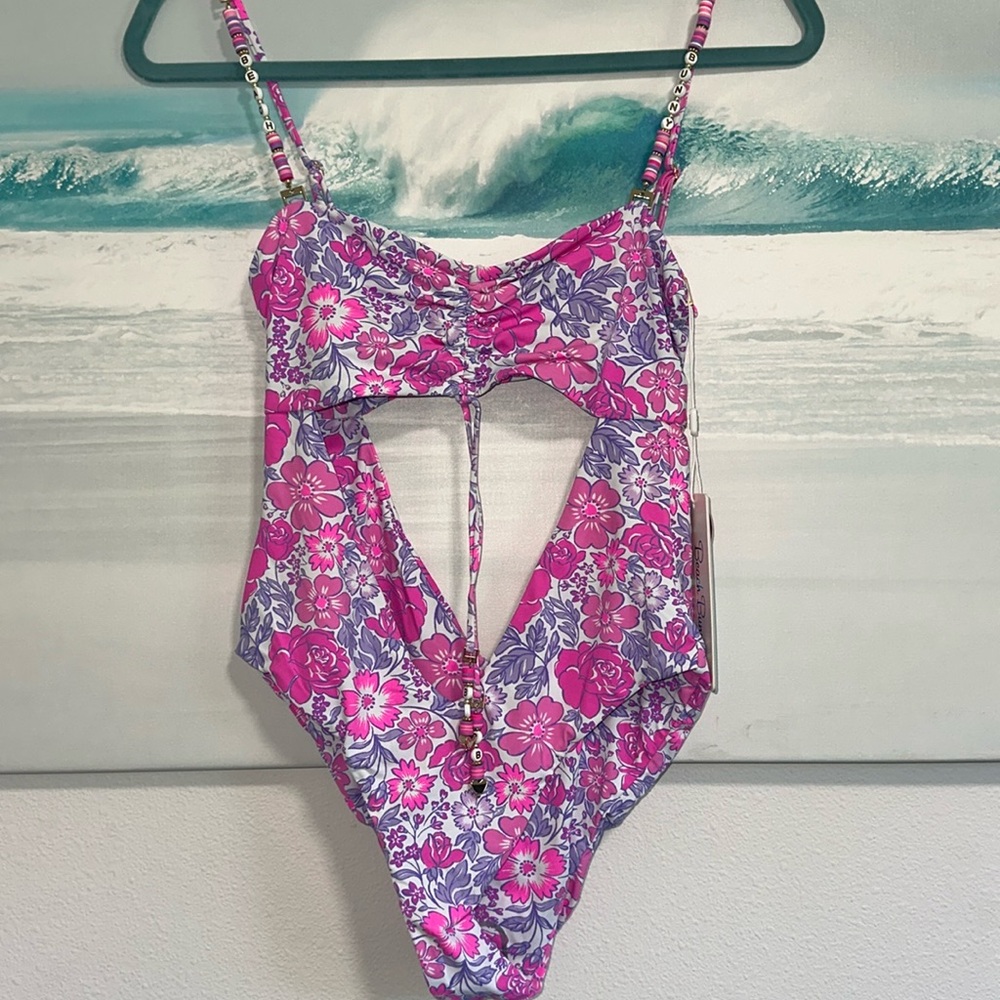 Beach Bunny one piece bikini 👙 ☀️ 💦
